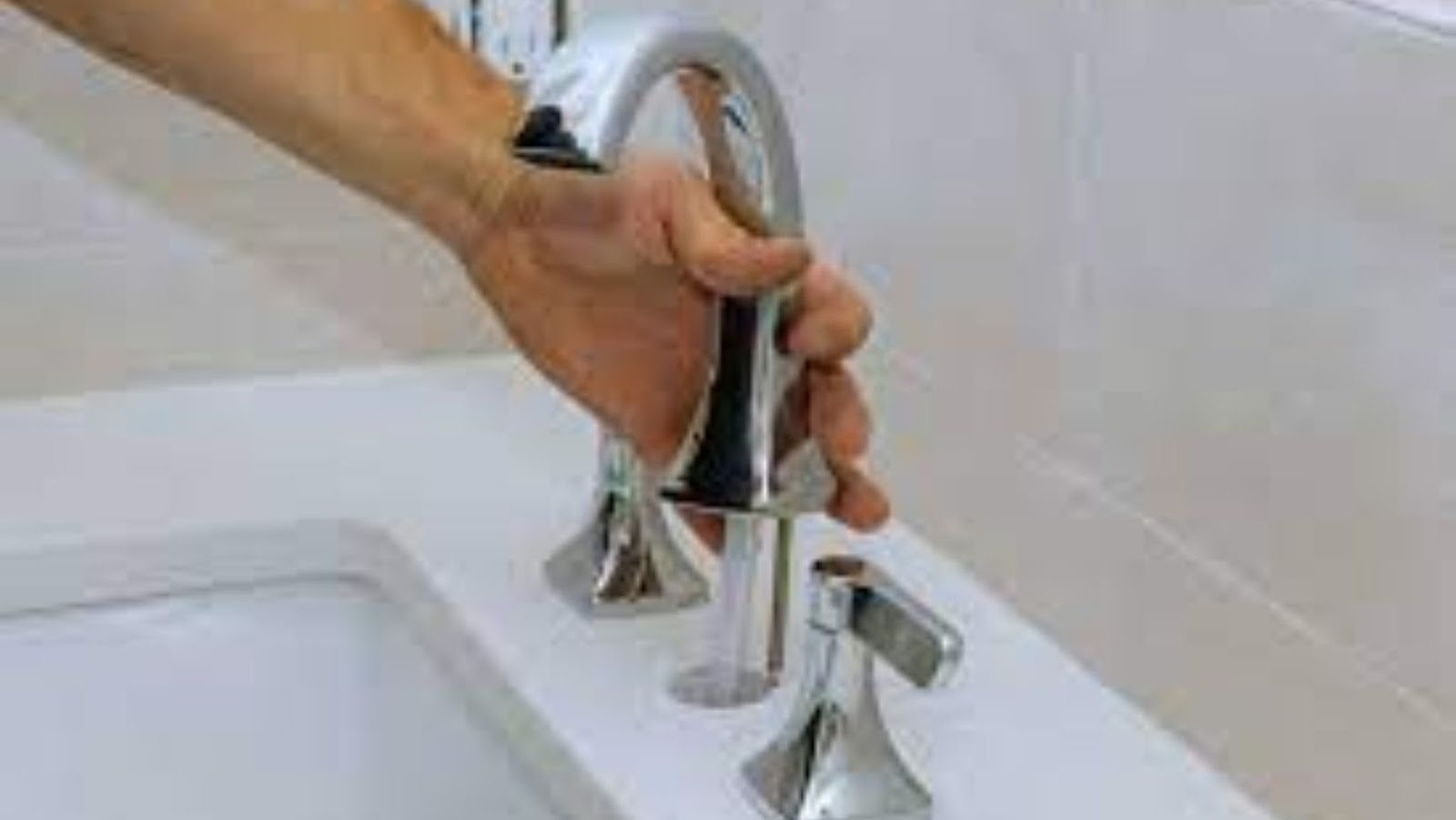 Our Simple Guide Makes Fixing A Dripping Tub Spout Easy Dr Homey   Untitled Design 91 2 