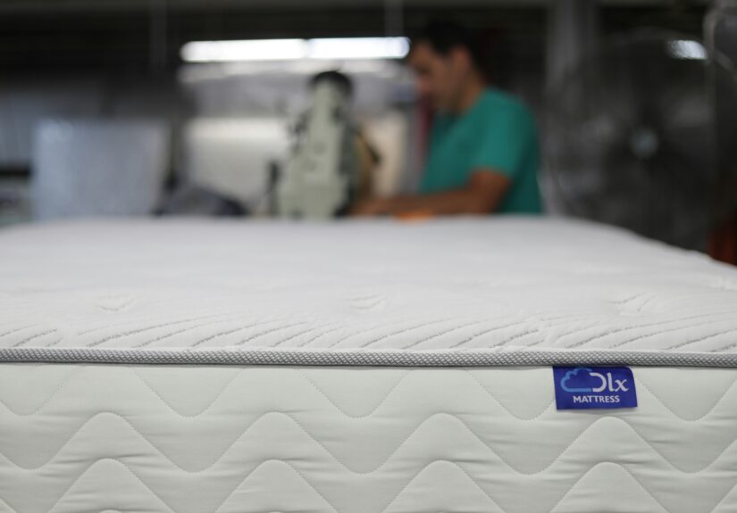 dlx-mattress-flh0I0zlQiw-unsplash